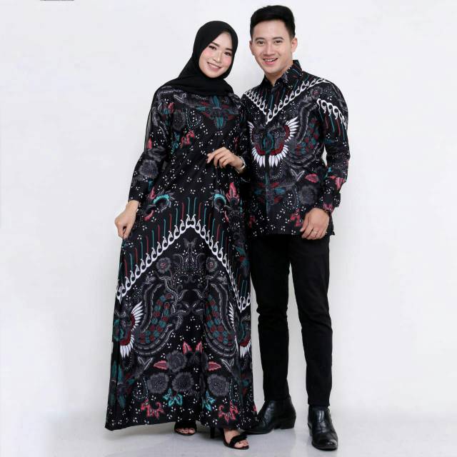 Model Baju Couple Terbaru, Model Baju Couple Pesta Terbaru, Model Baju Couple Muslim Terbaru, Model Baju Batik Couple atau Sarimbit, Model Baju Couple Jaket atau Sweater, Model Baju Kaos Couple