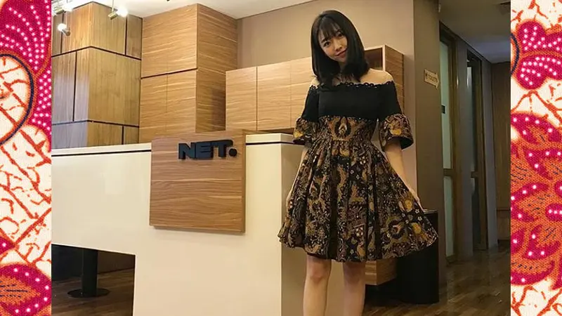 Batik wanita lengan panjang, Desain baju batik wanita lengan panjang, Model baju batik wanita modern lengan panjang, Baju batik wanita elegan lengan panjang, Trend fashion baju batik wanita lengan panjang, Baju batik wanita casual lengan panjang, Warna baju batik wanita lengan panjang, Bahan baju batik wanita lengan panjang, Busana batik wanita lengan panjang untuk acara formal, Baju batik wanita lengan panjang untuk remaja, Inspirasi fashion baju batik wanita lengan panjang, Baju batik wanita lengan panjang dengan motif unik, Kombinasi baju batik wanita lengan panjang dengan celana atau rok, Baju batik wanita lengan panjang yang cocok untuk musim hujan, Tips memadukan baju batik wanita lengan panjang dengan aksesori