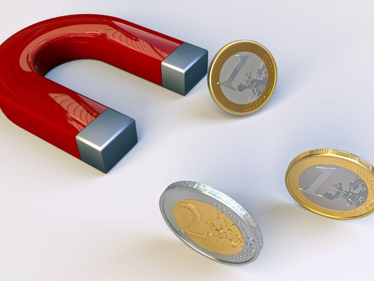 Membersihkan jam tangan gold, Cara merawat jam tangan gold, Perawatan jam tangan emas, Tips membersihkan jam tangan warna emas, Jam tangan emas berkarat tinggi, Cara menghilangkan noda pada jam tangan emas, Produk pembersih untuk jam tangan emas, Cara membersihkan jam tangan dengan bahan alami, Jam tangan emas anti karat, Tips membersihkan jam tangan yang luntur warnanya