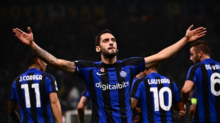 Calhanoglu hakan inter genoa unusual acheivement win Inter Milan Vs Arsenal: Penalti Calhanoglu Menangkan Nerazzurri